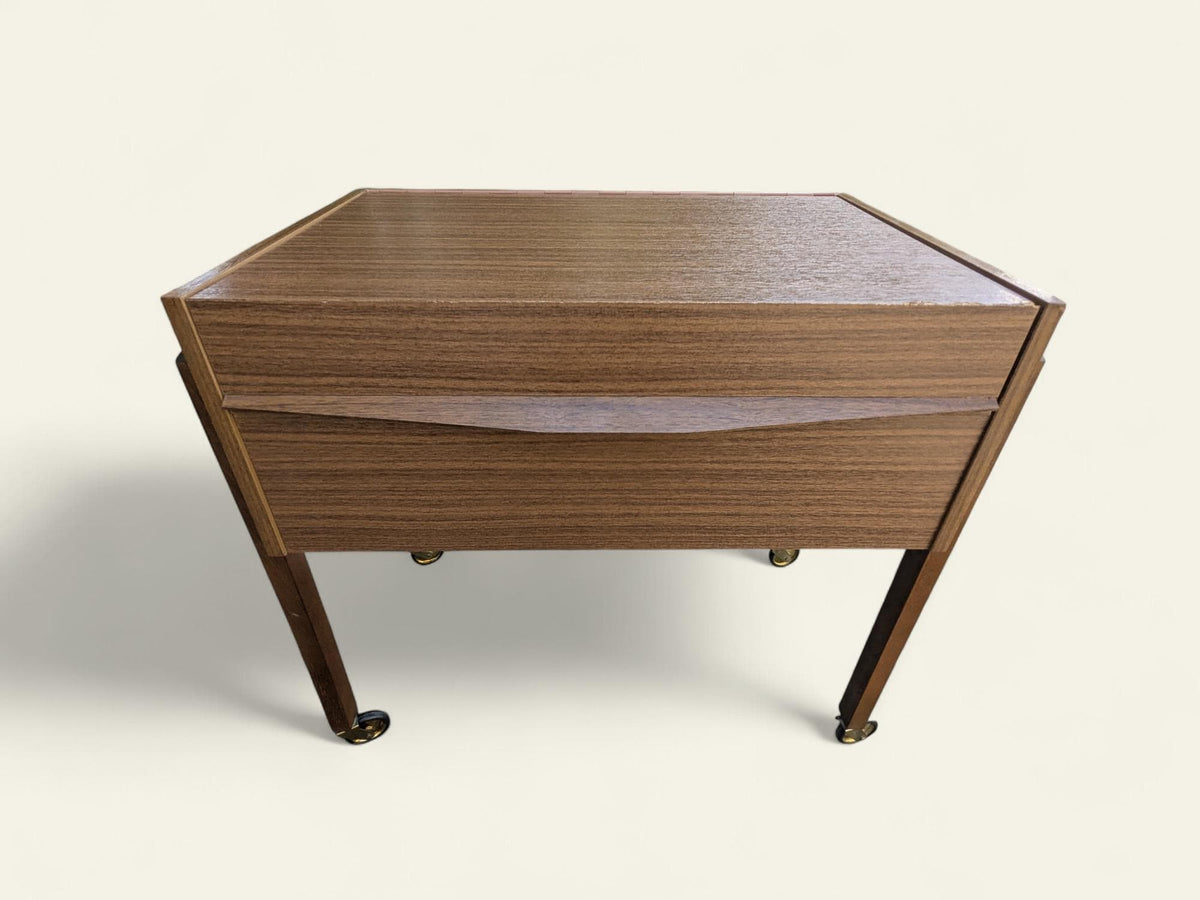 Rarität! Vintage Näh-Rollschrank aus den 70er Jahren – aufklappbare Oberseite, vielseitig nutzbar, Mid-Century Design