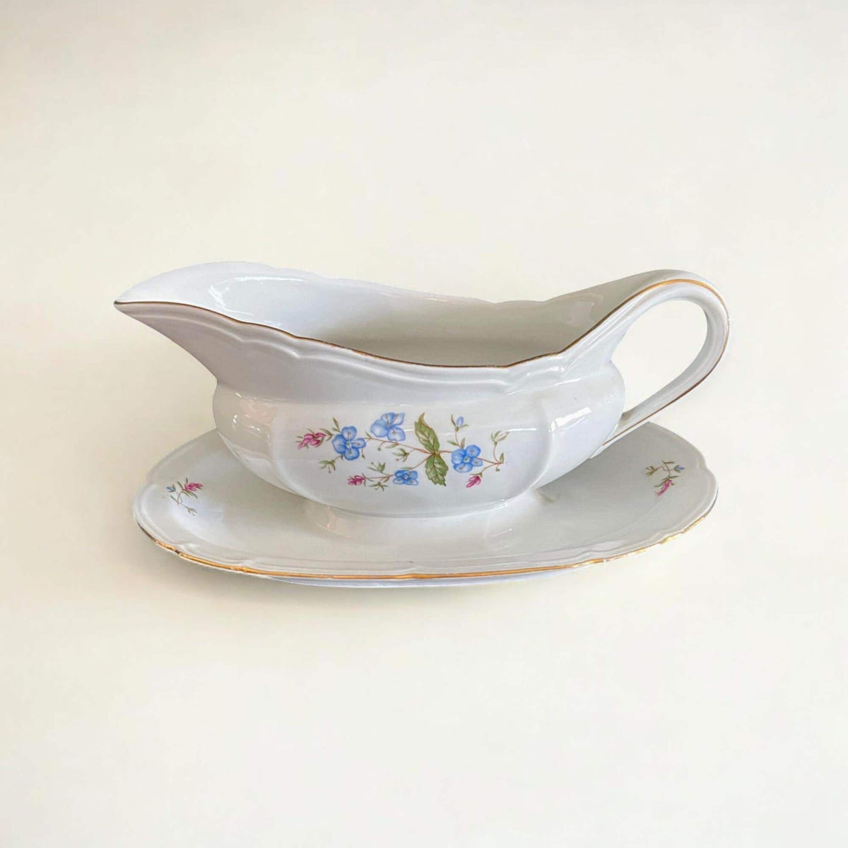 Mid Century Sauciere der Porzellanmanufaktur Lengsfeld aus der ehemaligen DDR. 60er Jahre Ostalgie Stück.