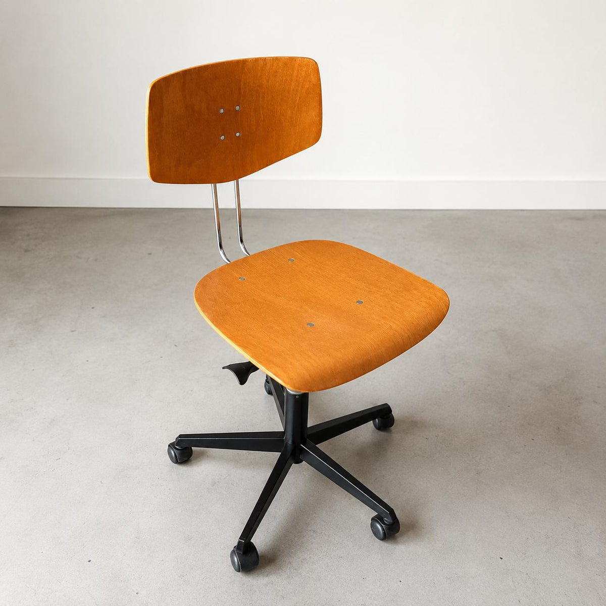 Vintage Drehstuhl aus Formsperrholz auf Rollen | Minimalistischer Atelierstuhl | Mid Century Modern Bürostuhl | 70er Designklassiker