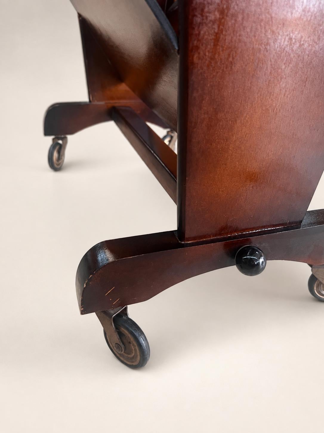 Vintage Servierwagen mit Resopalplatte | Mid Century Barwagen auf Rollen | Beistelltisch mit Zeitungsablage und Messingband