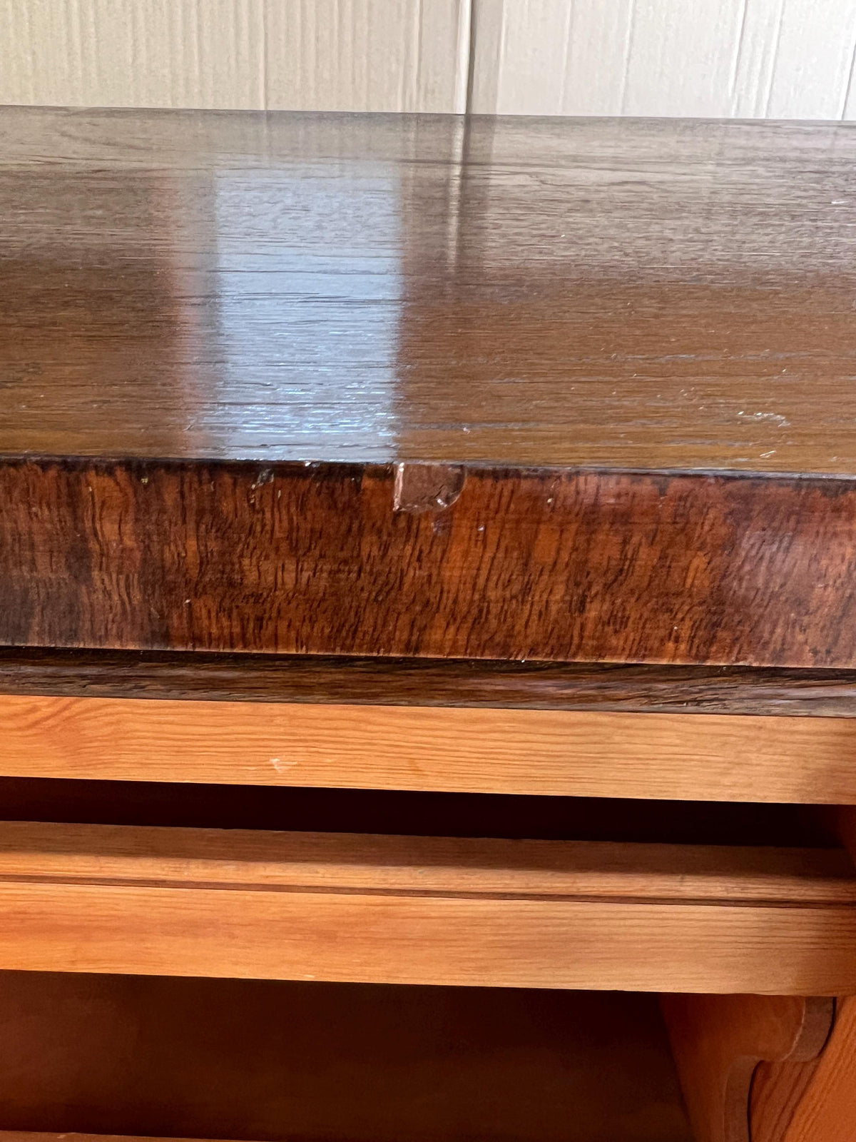 Art Déco Sideboard Vintage | Große Kommode mit geometrischem Furnier, Messingbeschlägen und Innenausbau | Antiker Holzschrank