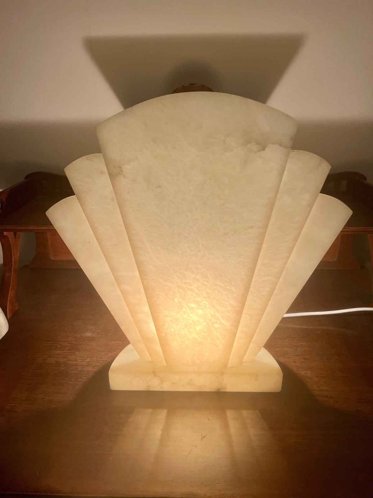 Mid Century Lampe im Art Deco Stil aus transparentem italienischem Stein