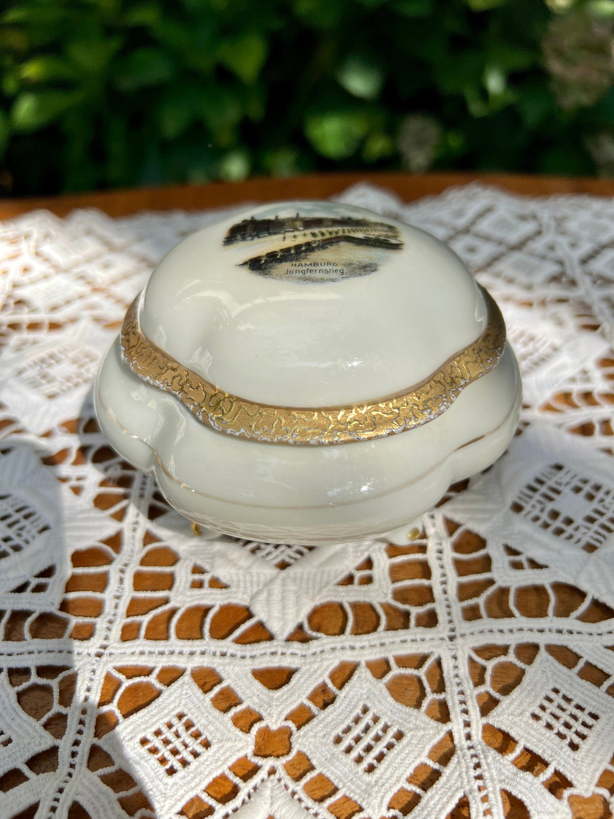 Rarität! Art Deco Dose aus der Porzellanmanufaktur Friedrich Eger aus Martinsroda mit dem Motiv des Hamburger Jungfernstiegs
