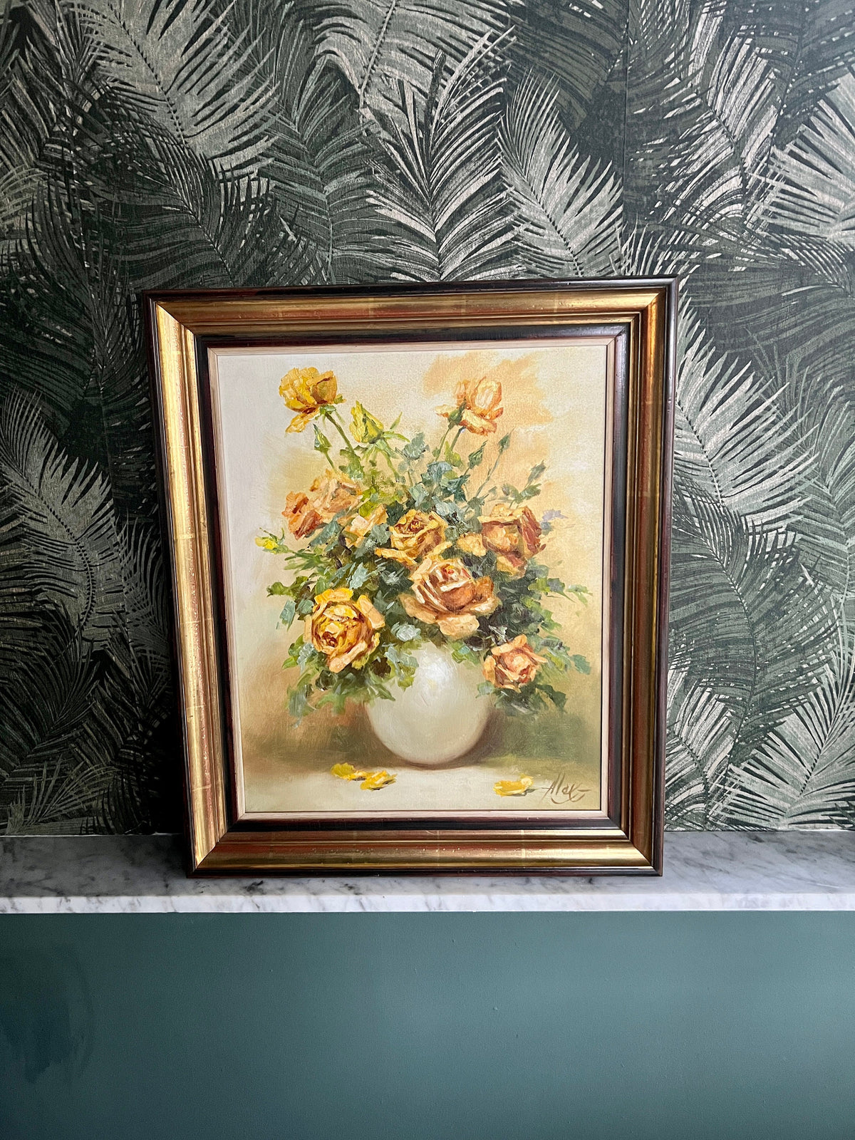 Mid Century Signiertes Ölgemälde mit gelben Rosen. Ein Bild aus den 1950er bis 1960er Jahren im klassischen Landhausstil.