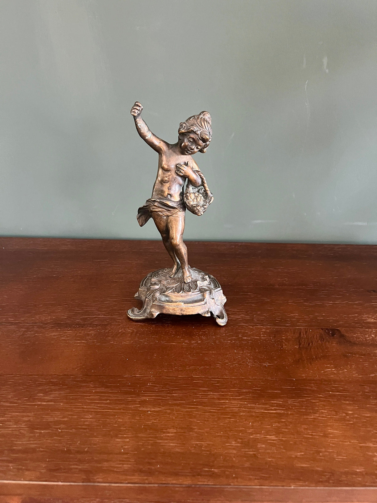 Rarität! Jugendstil Bronze von Farbel -die Cueilette (Laube)  1900-1920 signiert und Stempel der Gießerei