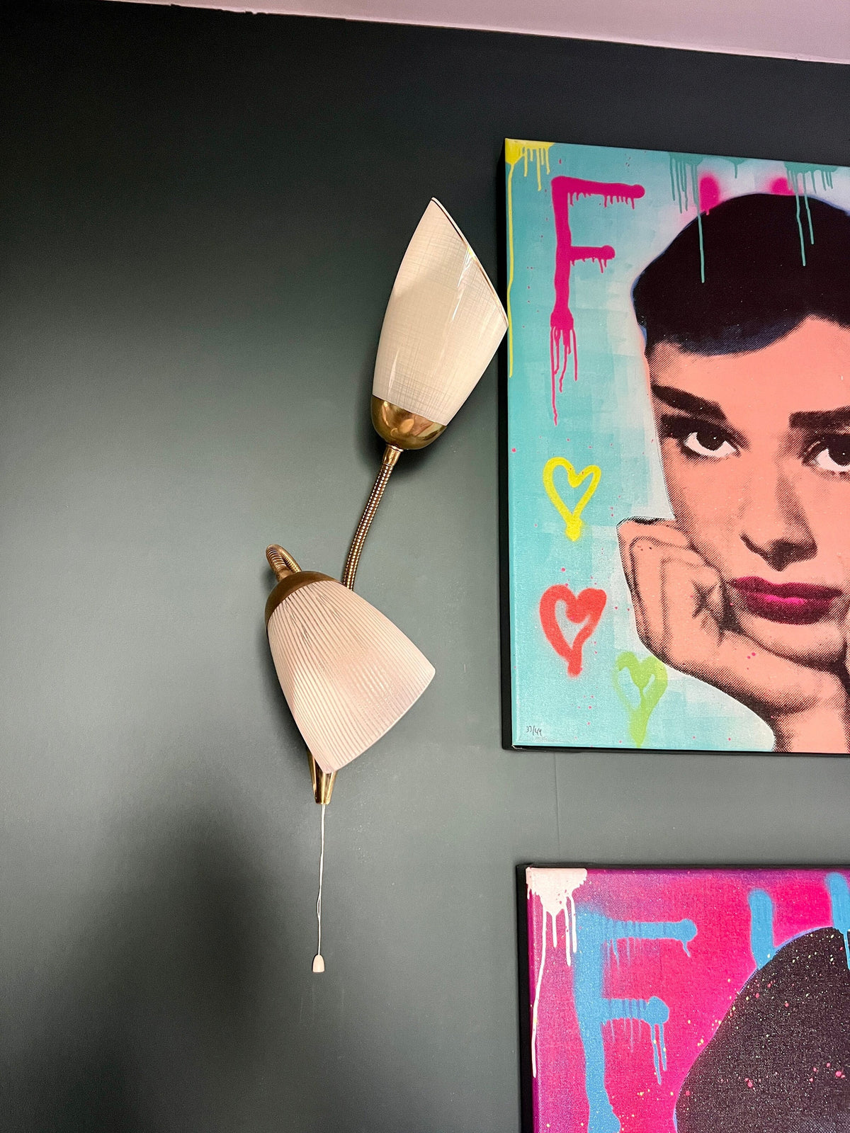 Rarität! Original 50er Jahre Tütenlampe mit Glasschirmen, Mid Century Wandlampe biegsam, 2 Stück vorhanden