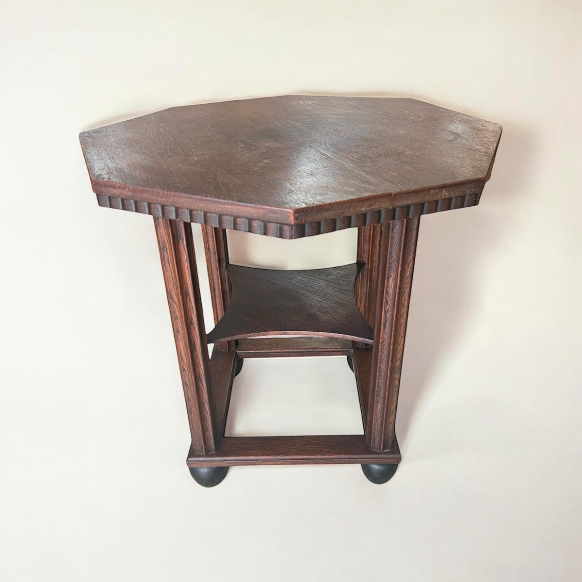 Art Deco Beistelltisch aus Vollholz ca. 1920-1930er Jahre