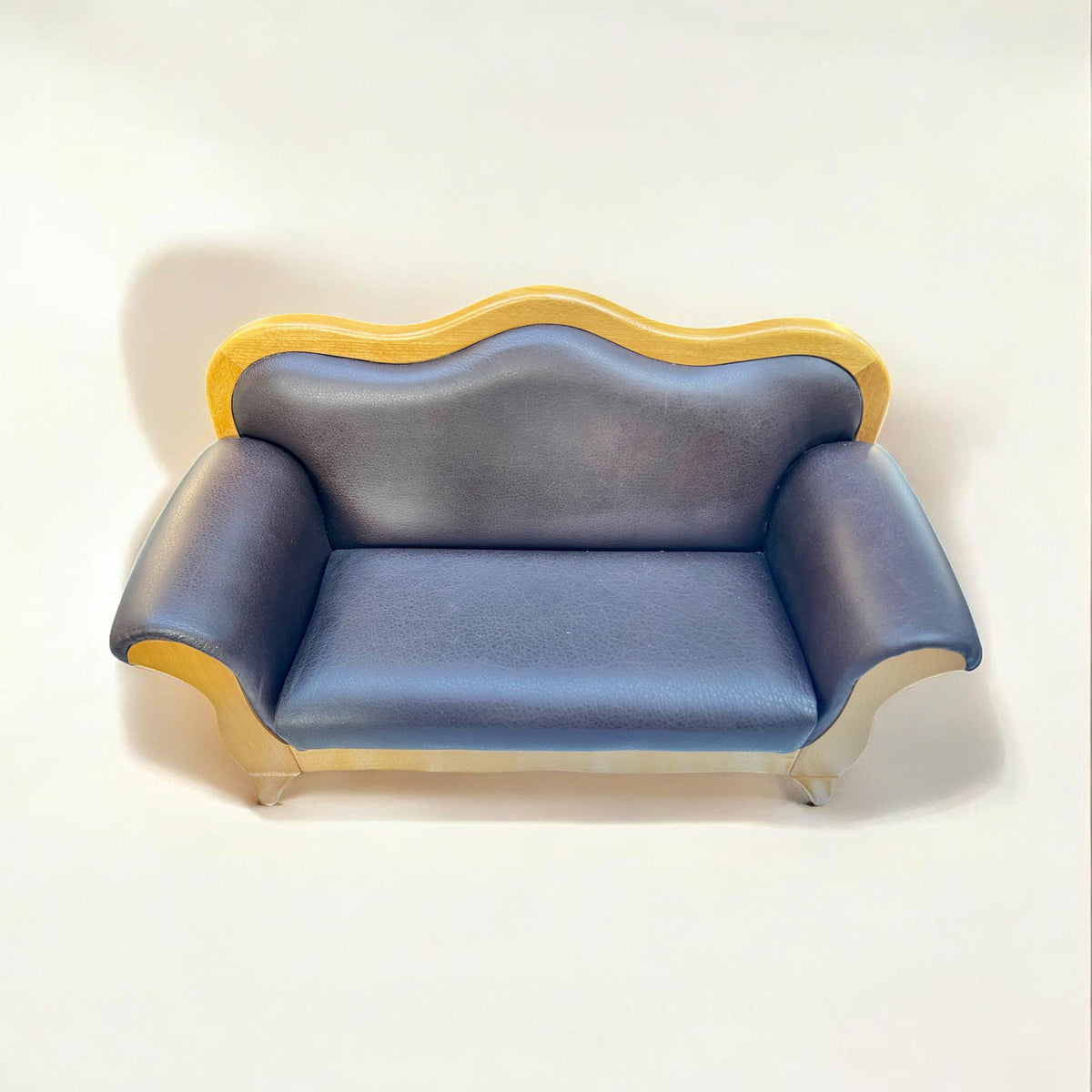 Vintage Puppenhaus Biedermeier-Sofa Miniatur. Sehr hochwertig gearbeitet mit Echtlederbezug und Federkern. Mini-Mundus Syle Sofa für Puppen