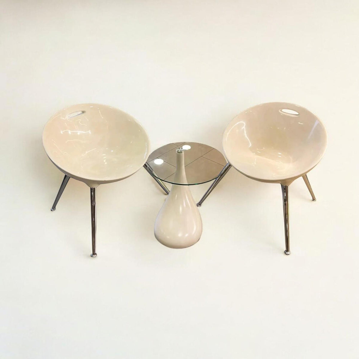 2 Sintesi Orbit Large Style Sessel mit Glastisch | Italienisches Design | Space Age Lounge Set | 3-teiliges Design Ensemble