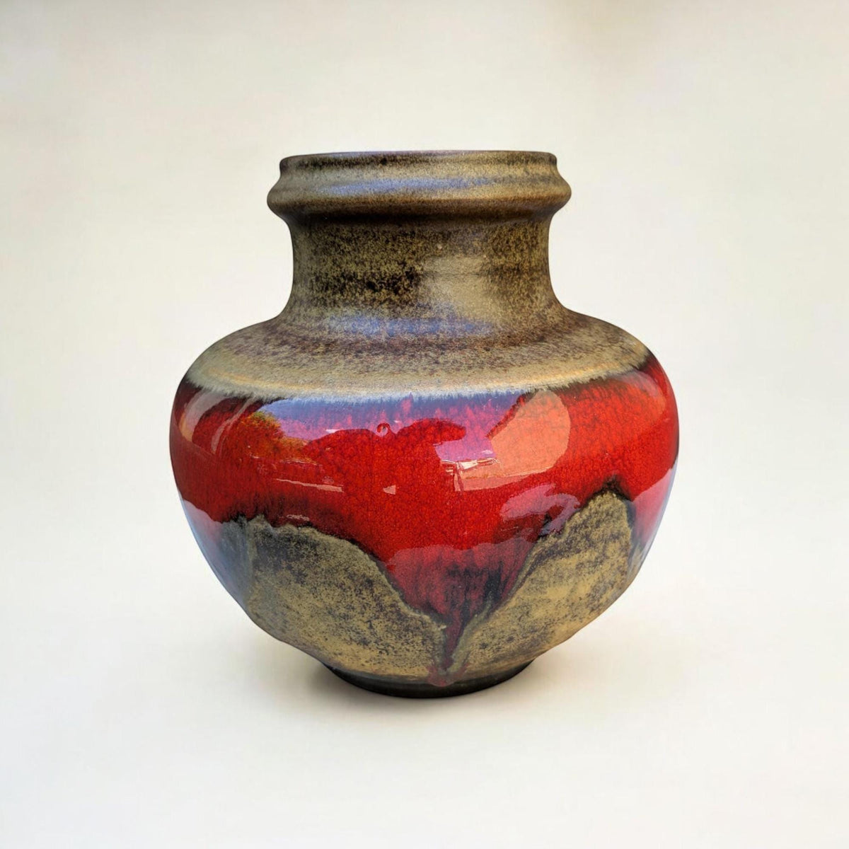 Ruscha Modell 851-20 -  Vintage Vase, Mid-Century Keramik in Braun-Schwarz mit roter Laufglasur