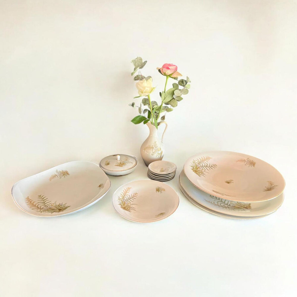 Mid Century Porzellan von Hertel Jacob Serie "Farn" aus Elfenbeinporzellan  Servierteller, Vase, Schale mit Dip, 50er Jahre Schale mit Dose