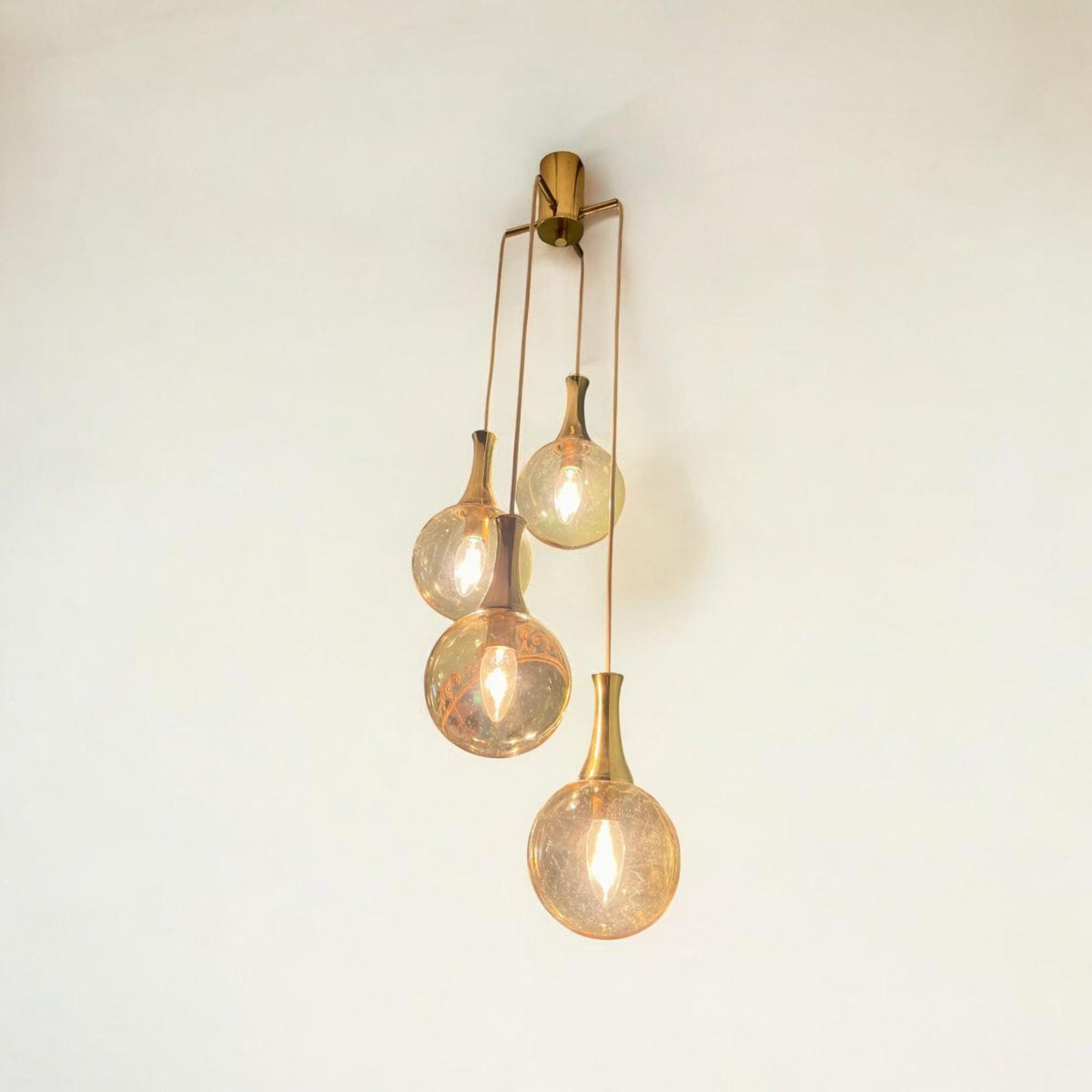 Einzelstück! Glashütte Limburg Kaskadenlampe mit 4 Leuchten  aus brüniertem Glas 1970er Jahre, neuwertiger Zustand