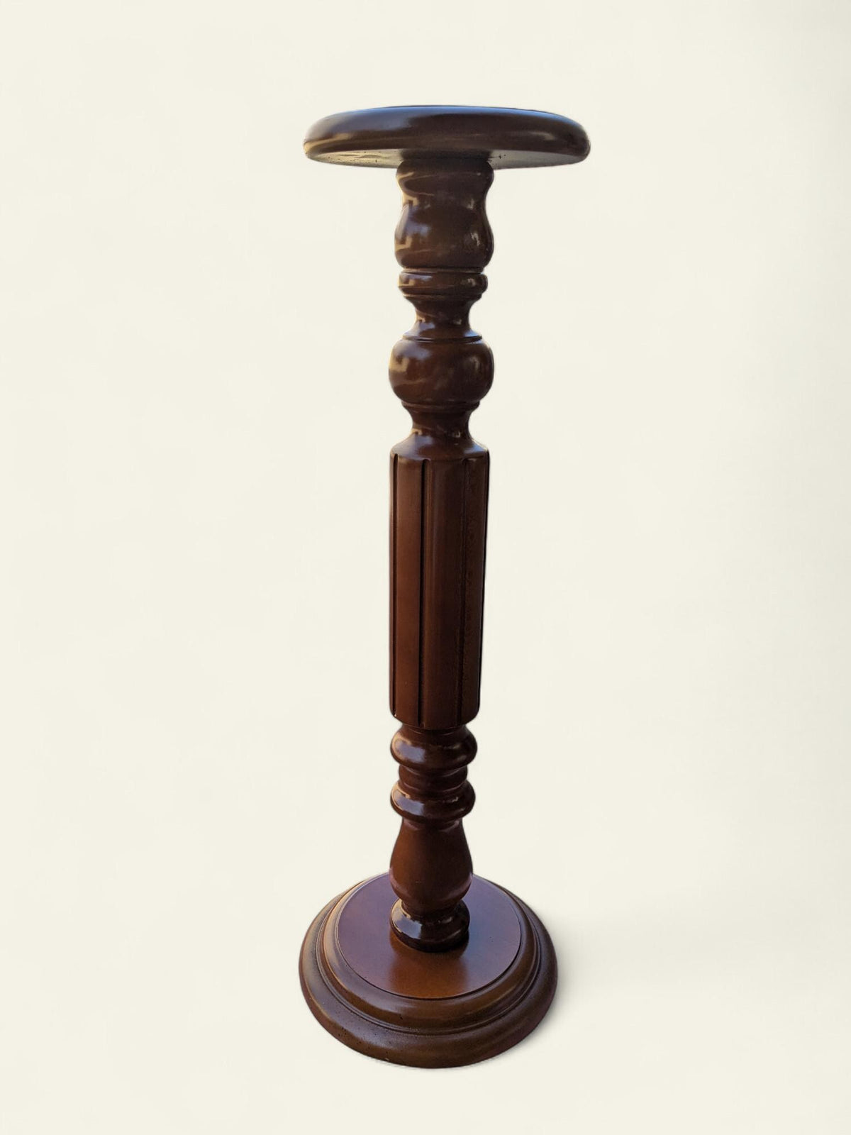 Seltene handgedrechselte Pflanzensäule aus Echtholz – Vintage Mid-Century, unbenutzt, edle Verzierung, ideal für Vasen & Pflanzen