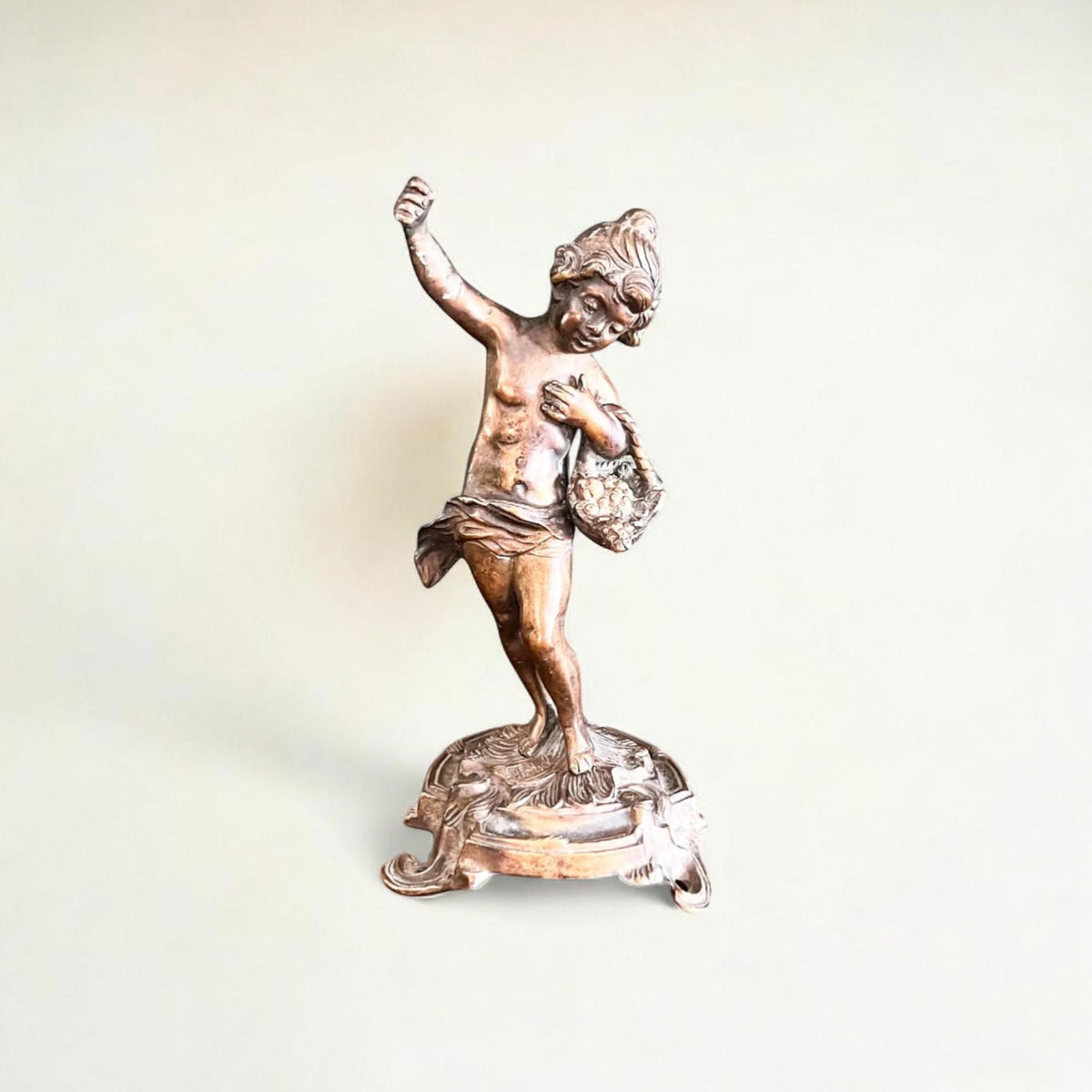 Rarität! Jugendstil Bronze von Farbel -die Cueilette (Laube)  1900-1920 signiert und Stempel der Gießerei