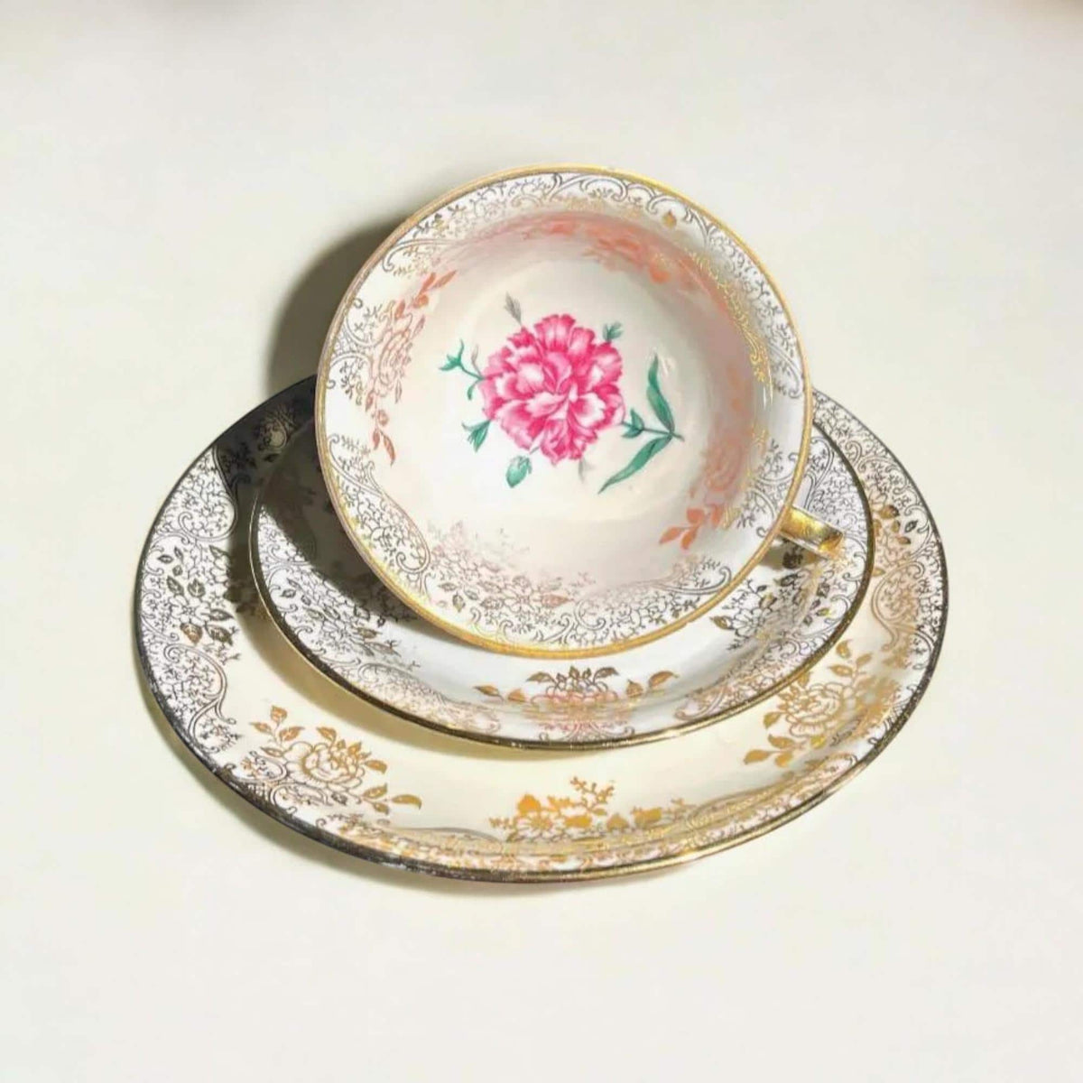 Vintage Sammelgedeck von Eschenbach mit floralem Goldrand und Nelken ca. 1970 Top Zustand