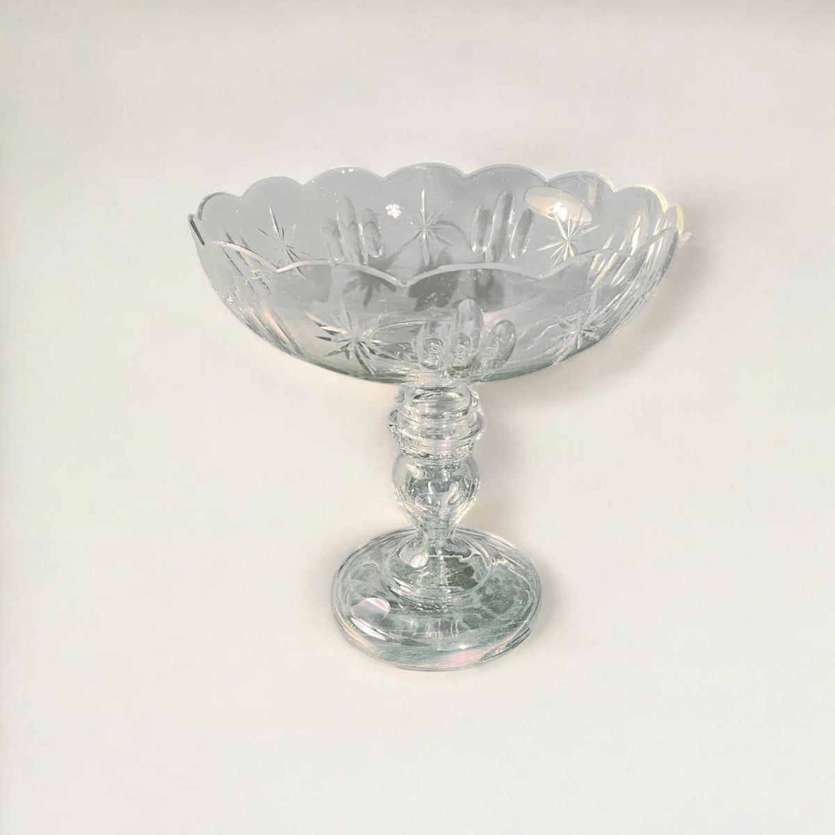 Großer Vintage Tafelaufsatz / Glasschale aus feinem sehr dünnen Glas gefertigt. Mid Century Tafelaufsatz / Glasschale.