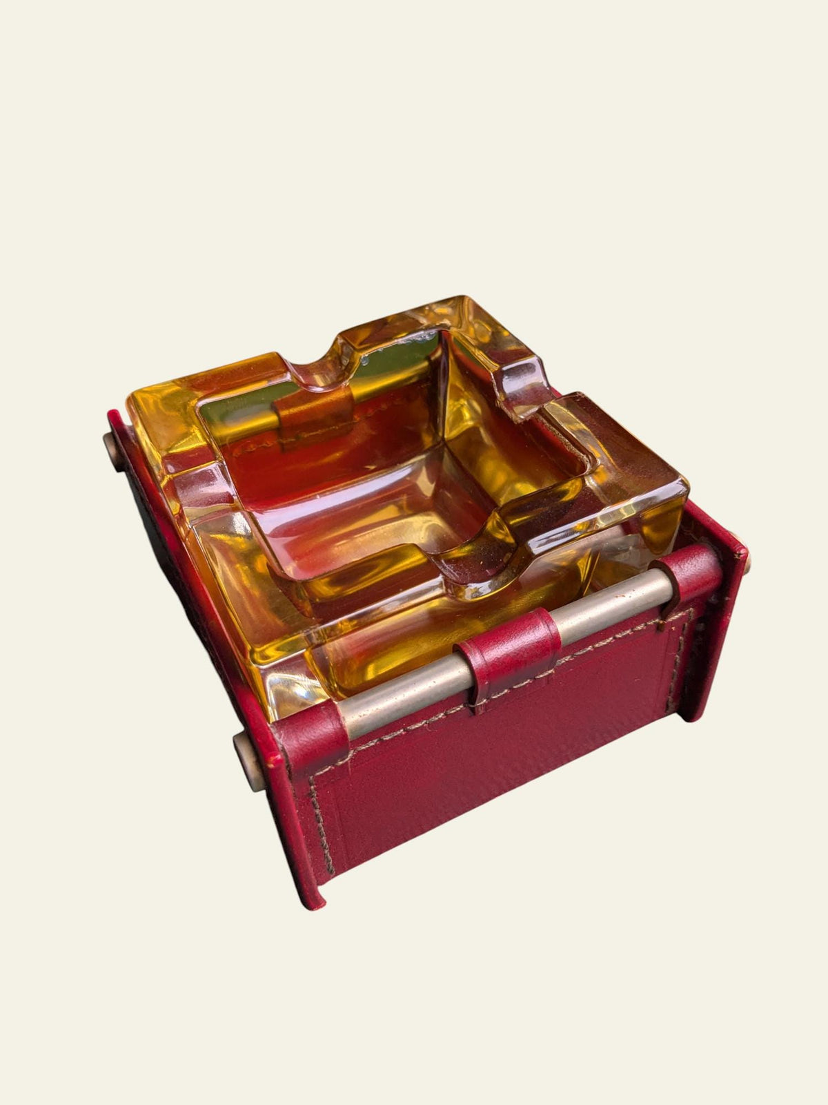 Seltener Mid-Century Aschenbecher aus gelbem Glas mit rotem Leder-Etui | 60er Jahre Vintage