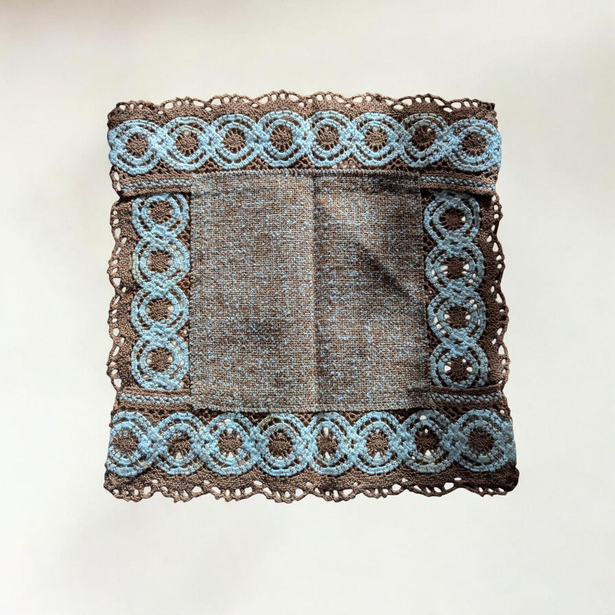 Vintage Platzdeckchen mit braun-weißem Muster – 60er/70er Jahre, 30x30 cm