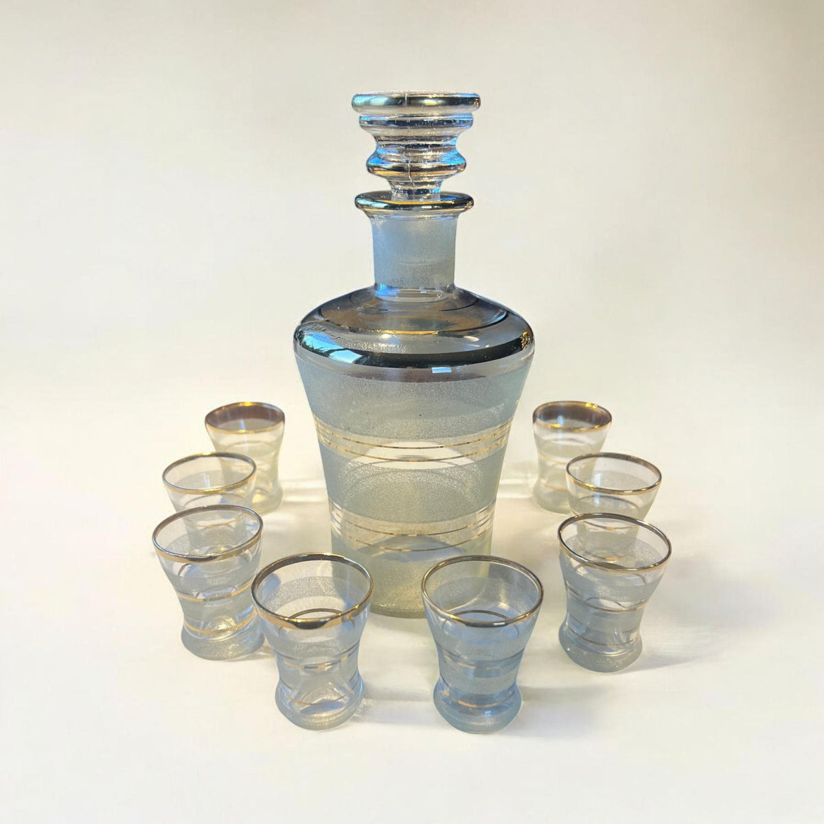 Vintage Likörglas-Set mit Karaffe | 60er Jahre | Art Deco Style | Gefrostetes Glas & Goldverzierung