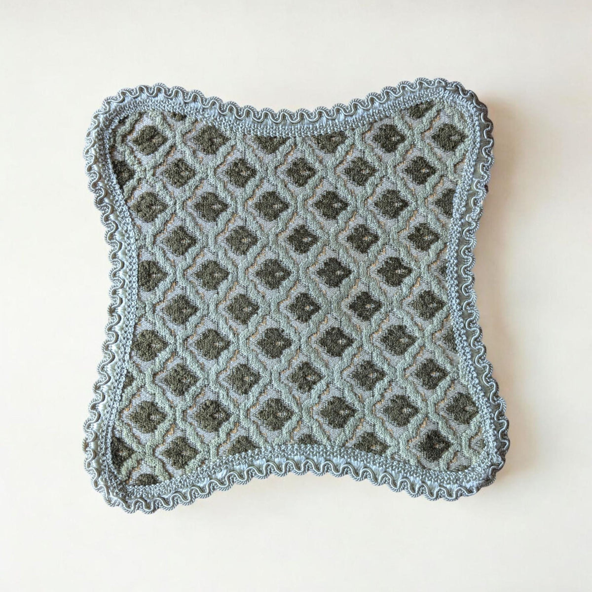 Vintage Platzdecke in Grün-Beige | 25 x 25 cm | Sehr guter Zustand