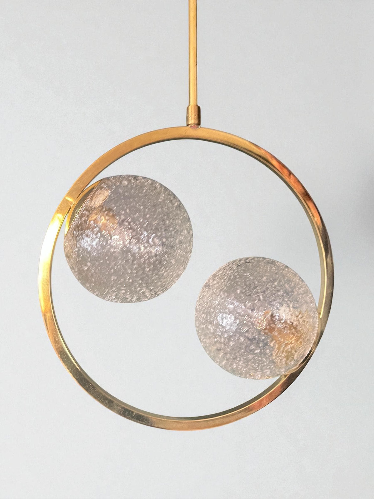 Französische modernistische Deckenleuchte, um 1960 aus Messing und Glas
