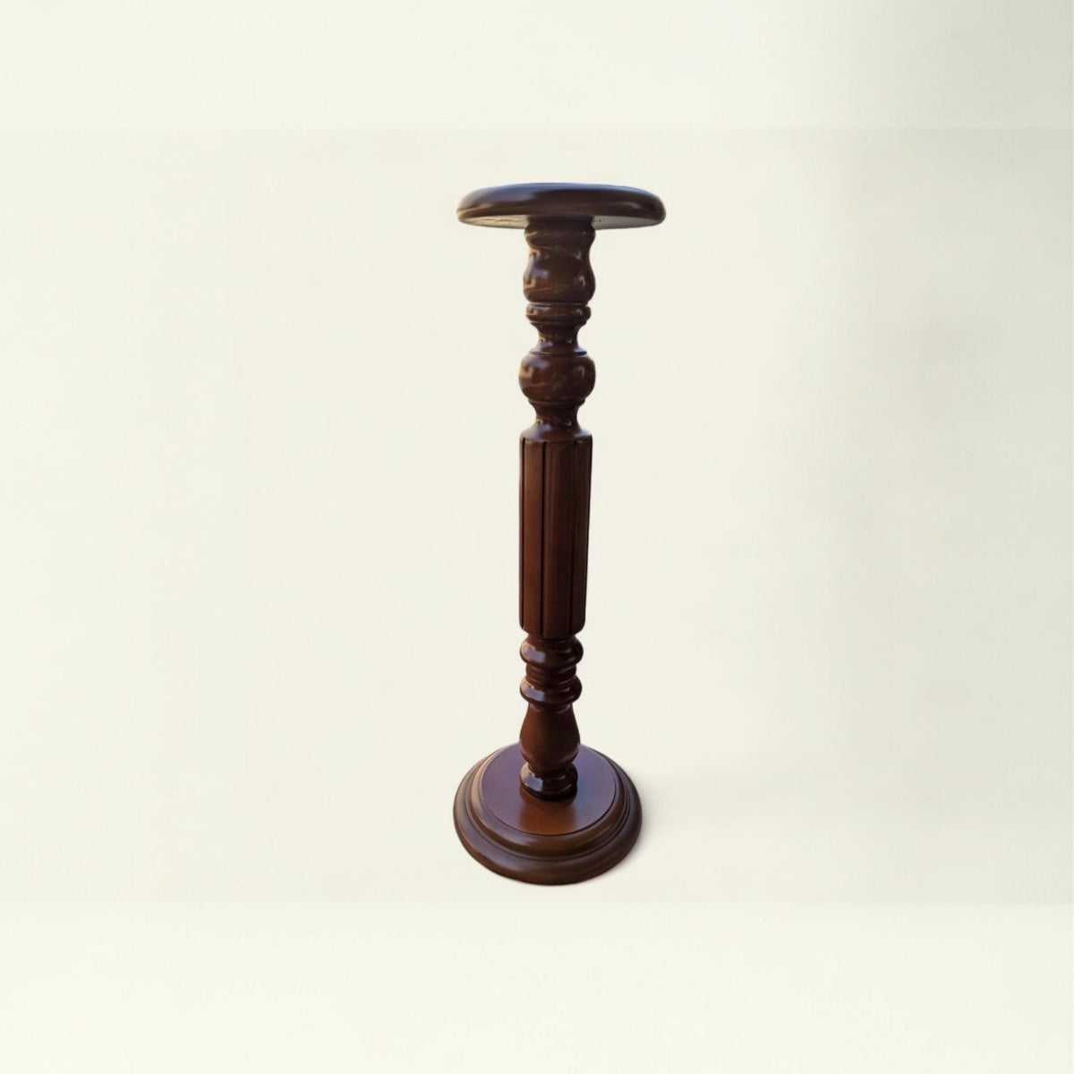 Seltene handgedrechselte Pflanzensäule aus Echtholz – Vintage Mid-Century, unbenutzt, edle Verzierung, ideal für Vasen & Pflanzen