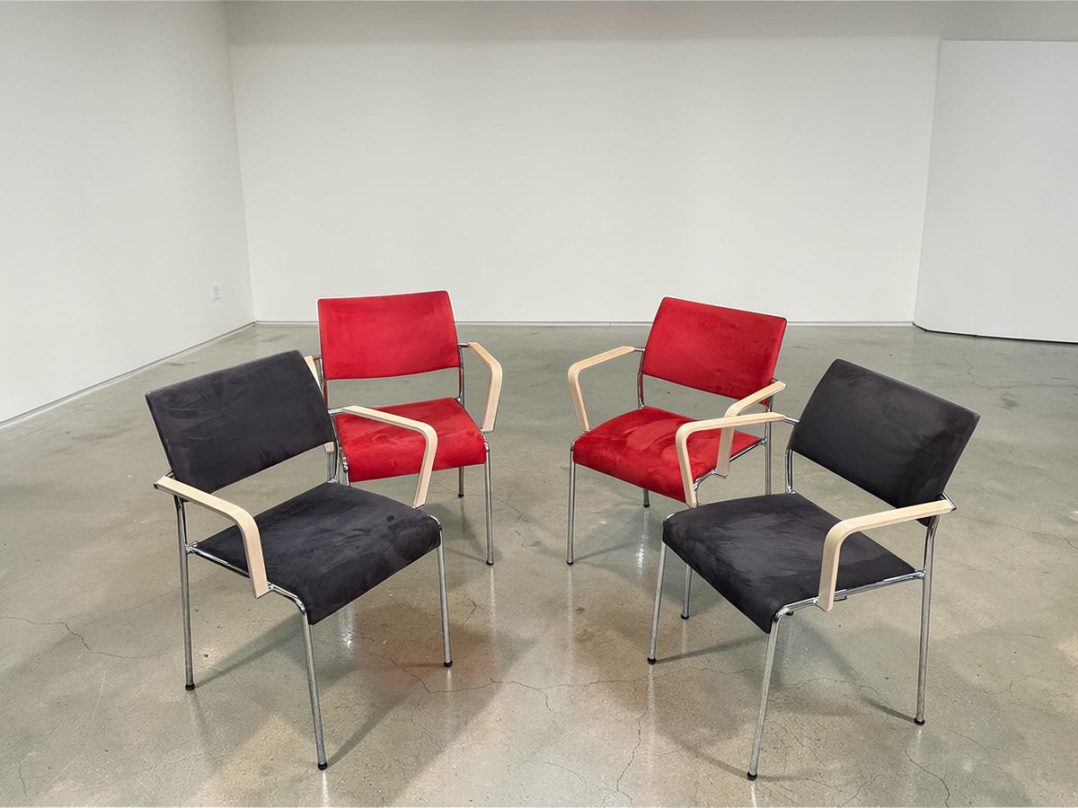 Brunner Design Konferenzstuhl stapelbar | Vintage Büro Stuhl mit Holzarmlehnen & Chrom | Besucherstuhl Rot Schwarz | 4er Set