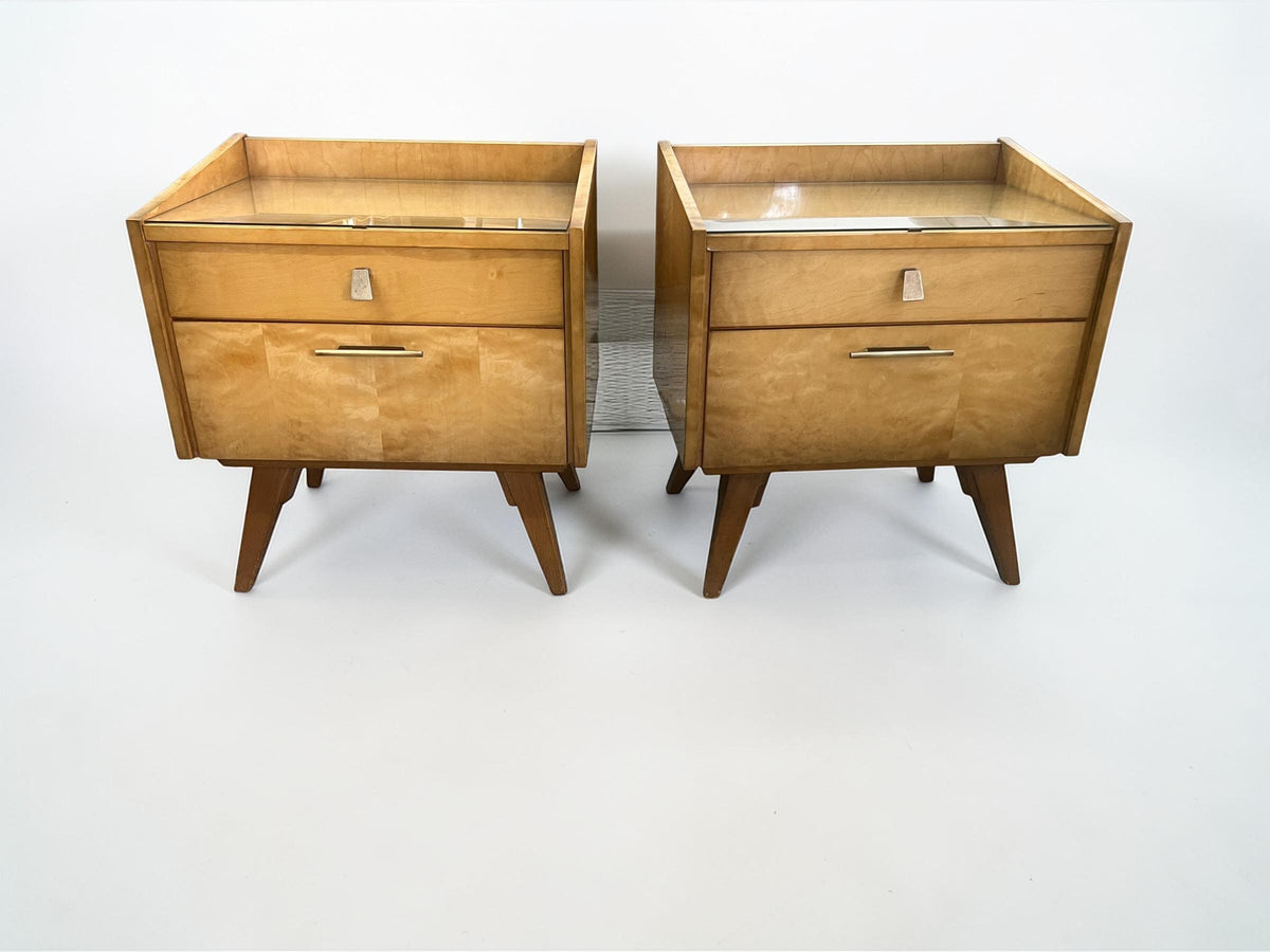 Paar (Set von 2) Mid Century Nachttische mit Glasauflage – 1950er Jahre, skandinavischer Stil